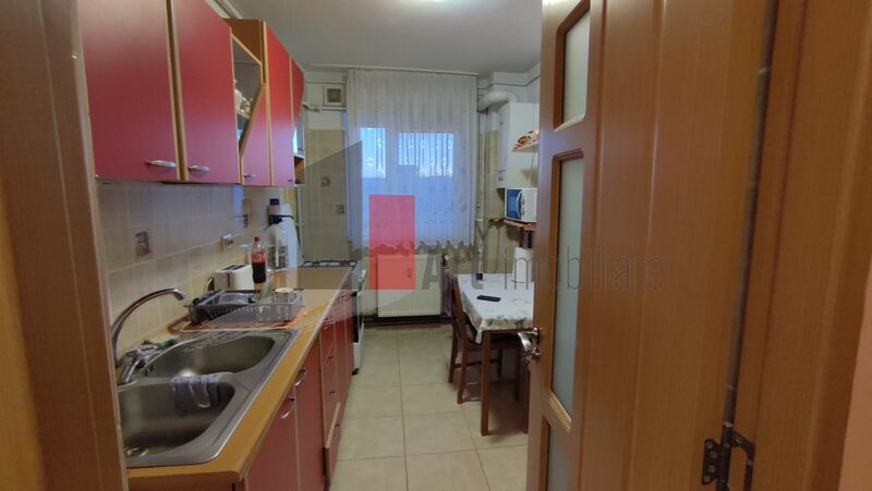 Margeanului, Rahova, apartament cu doua camere de vanzare, cu centrala.